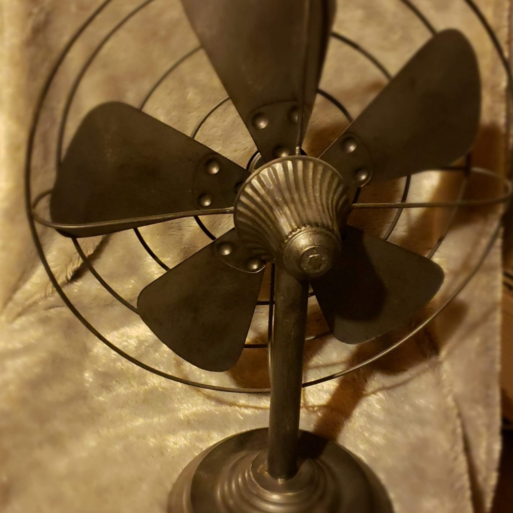 Deco 79 Rustic Nonfunctional Fan - Picture 2 of 3
